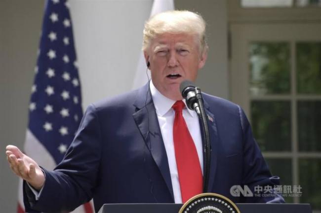 动手?川普最新表态:伊朗该结束哈梅内伊统治了 动手?川普最新表态:伊朗该结束哈梅内伊统治了