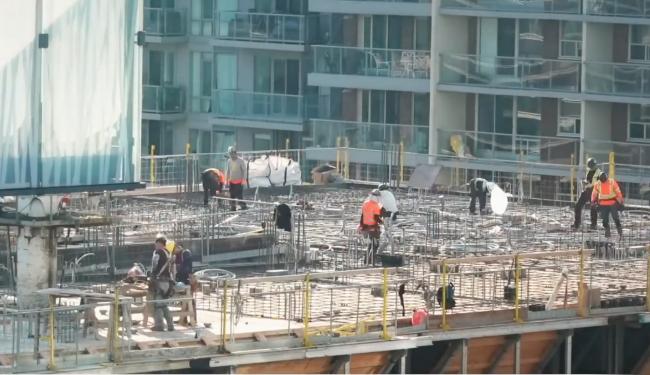 撑不住了?深圳正在悄悄“崩塌”… 撑不住了?深圳正在悄悄“崩塌”…