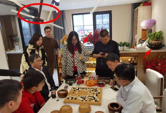 聂卫平家中装修高大上,孙子可爱,女儿戴18万表 聂卫平家中装修高大上,孙子可爱,女儿戴18万表