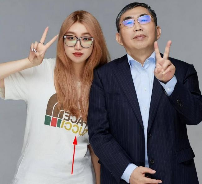 聂卫平家中装修高大上,孙子可爱,女儿戴18万表 聂卫平家中装修高大上,孙子可爱,女儿戴18万表