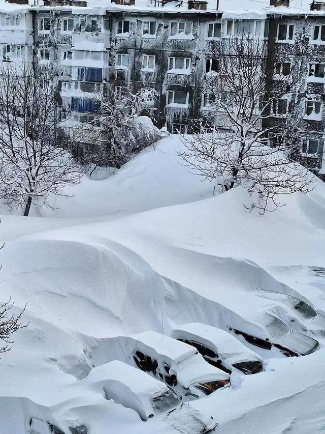 不是AI!俄罗斯大雪吞城,是真的 不是AI!俄罗斯大雪吞城,是真的