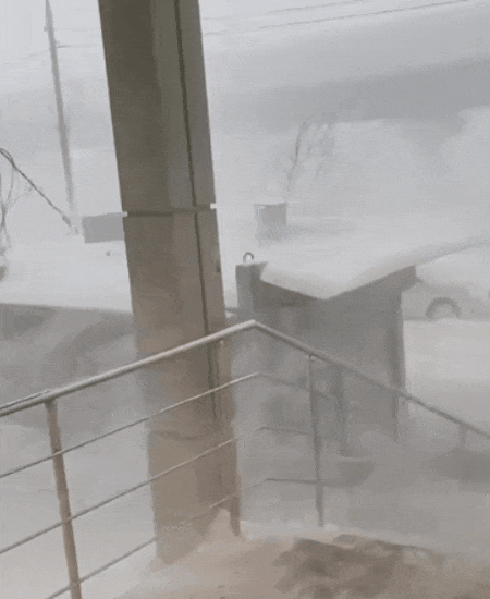 不是AI!俄罗斯大雪吞城,是真的 不是AI!俄罗斯大雪吞城,是真的