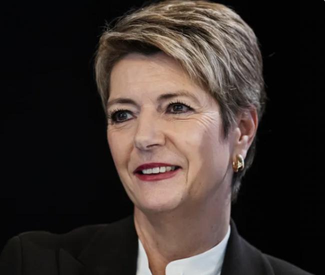 “一个女人...她太咄咄逼人了” 川普藐视她 “一个女人...她太咄咄逼人了” 川普藐视她