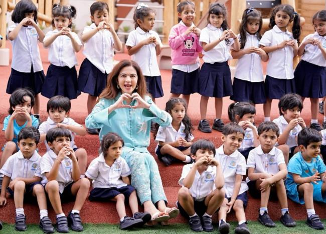 他的新手表镶了近400颗宝石 “贫富差距具象化” 他的新手表镶了近400颗宝石 “贫富差距具象化”