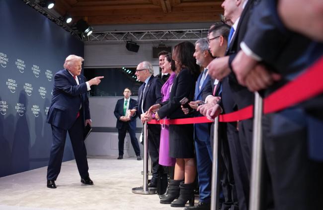 反复无常、有恃无恐:川普的达沃斯外交风暴 反复无常、有恃无恐:川普的达沃斯外交风暴