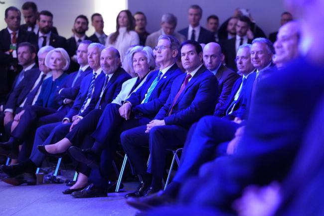 反复无常、有恃无恐:川普的达沃斯外交风暴 反复无常、有恃无恐:川普的达沃斯外交风暴