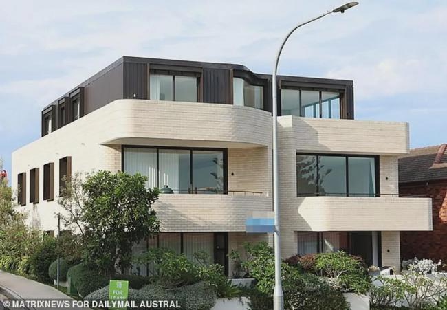 一直躲在澳洲!终于,杨兰兰本人出庭了 一直躲在澳洲!终于,杨兰兰本人出庭了