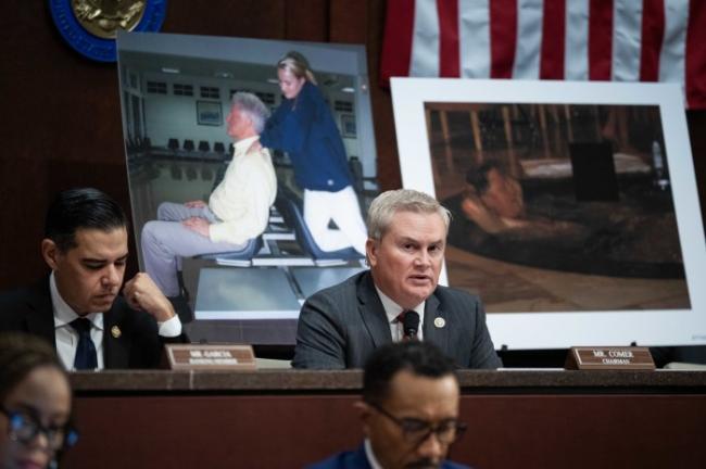 令人震惊的抨击,民主党人要抛弃克林顿夫妇 令人震惊的抨击,民主党人要抛弃克林顿夫妇