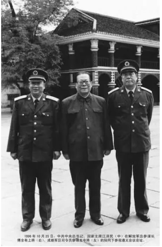 传北京多地军管戒严 指挥链断裂全靠密码电报 传北京多地军管戒严 指挥链断裂全靠密码电报