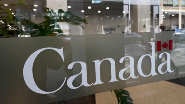 30个部门被砍! 加国1.8万公务员收到裁员信 30个部门被砍! 加国1.8万公务员收到裁员信