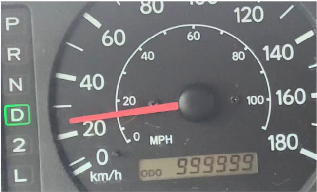 安省男子老面包车开到100万公里 公开保养秘诀 安省男子老面包车开到100万公里 公开保养秘诀