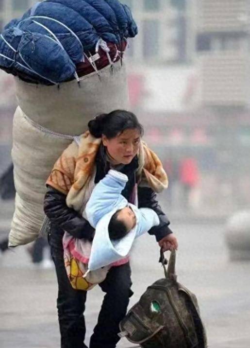 怀中孩子已离世 “春运母亲”如今过的怎样 怀中孩子已离世 “春运母亲”如今过的怎样