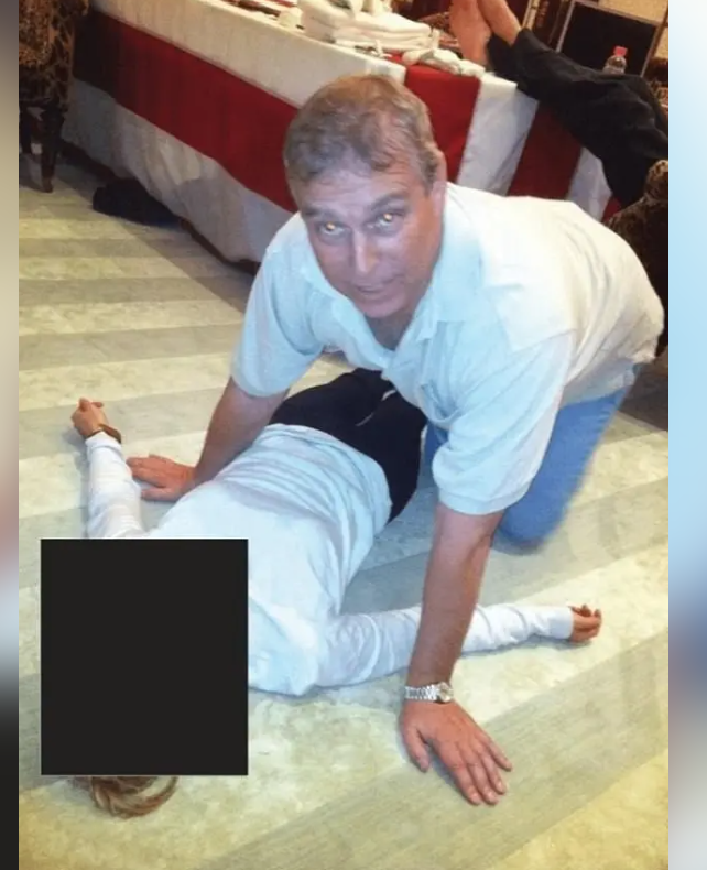 艾普斯坦档案新曝光资料 安德鲁跪趴在女子身上 艾普斯坦档案新曝光资料 安德鲁跪趴在女子身上