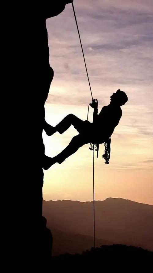 绝望:北大女博士倒挂长城2小时,目睹自己坠亡 绝望:北大女博士倒挂长城2小时,目睹自己坠亡