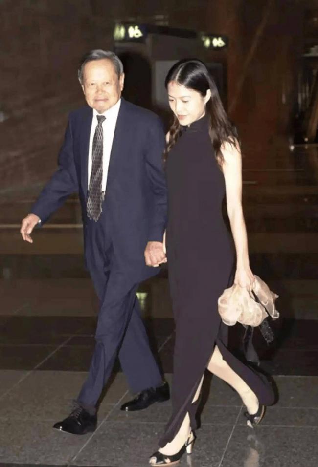 49岁翁帆官宣喜讯,太令人惊喜了 49岁翁帆官宣喜讯,太令人惊喜了