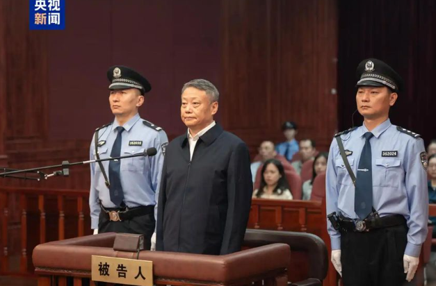 唐一军案水很深!习为连任杀鸡儆猴? 唐一军案水很深!习为连任杀鸡儆猴?