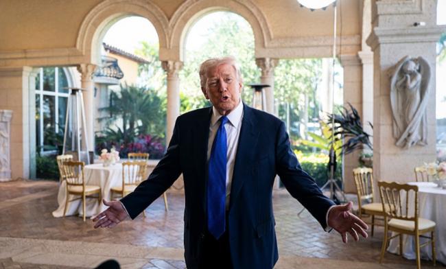 全场寂静,川普晚宴开玩笑冷场 全场寂静,川普晚宴开玩笑冷场