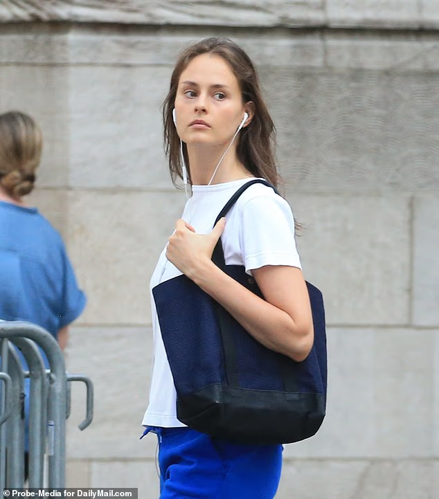 20岁白俄罗斯女留学生,被曝是爱泼斯坦最后恋人 20岁白俄罗斯女留学生,被曝是爱泼斯坦最后恋人