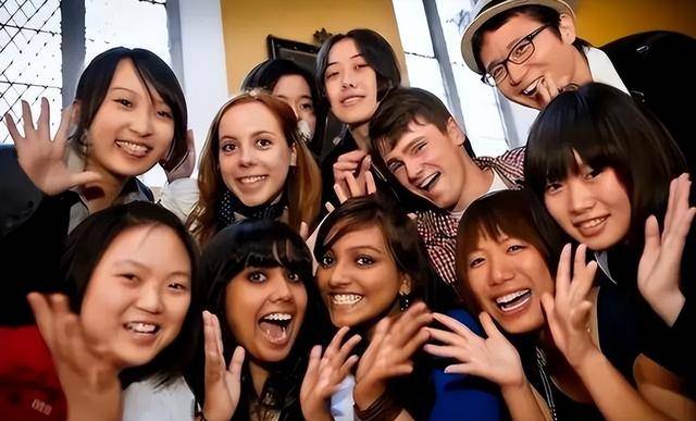 美国现在有多少华人?数据让很多国人不敢相信 美国现在有多少华人?数据让很多国人不敢相信