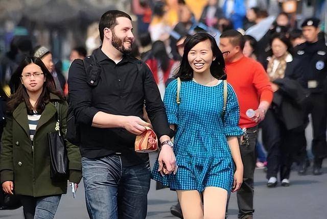 美国现在有多少华人?数据让很多国人不敢相信 美国现在有多少华人?数据让很多国人不敢相信