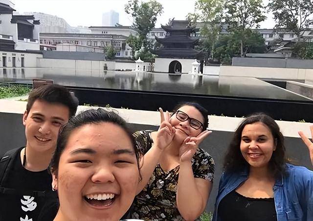 美国现在有多少华人?数据让很多国人不敢相信 美国现在有多少华人?数据让很多国人不敢相信