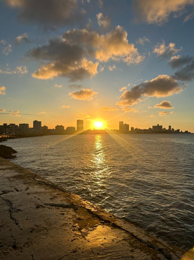 马杜罗被抓后,中国人在古巴:勉强活着 马杜罗被抓后,中国人在古巴:勉强活着