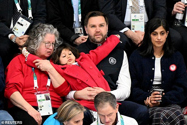 万斯4岁女儿冬奥会上抢风头 活泼却也惹争议 万斯4岁女儿冬奥会上抢风头 活泼却也惹争议