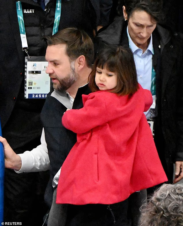 万斯4岁女儿冬奥会上抢风头 活泼却也惹争议 万斯4岁女儿冬奥会上抢风头 活泼却也惹争议