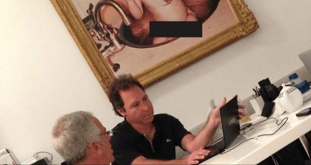 淫魔新照:比基尼女郎脱鞋爬桌底,婴儿裸体画作 淫魔新照:比基尼女郎脱鞋爬桌底,婴儿裸体画作