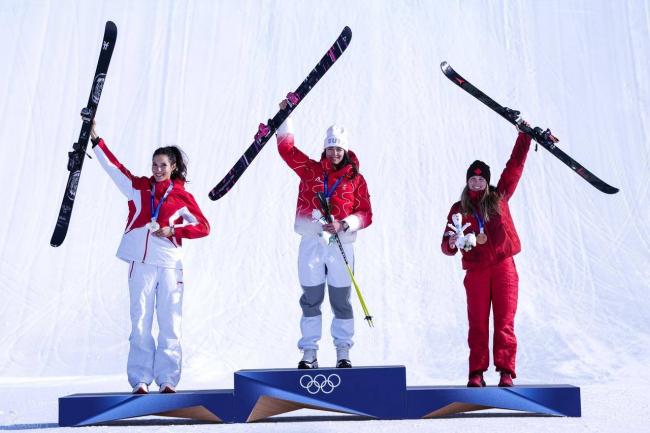 0.38分绝杀!谷爱凌痛失金牌 0.38分绝杀!谷爱凌痛失金牌