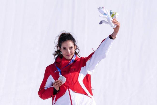 0.38分绝杀!谷爱凌痛失金牌 0.38分绝杀!谷爱凌痛失金牌