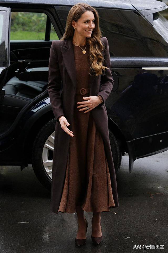 凯特王妃新亮相,腹部鼓起引热议 凯特王妃新亮相,腹部鼓起引热议