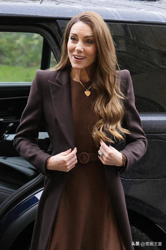凯特王妃新亮相,腹部鼓起引热议 凯特王妃新亮相,腹部鼓起引热议