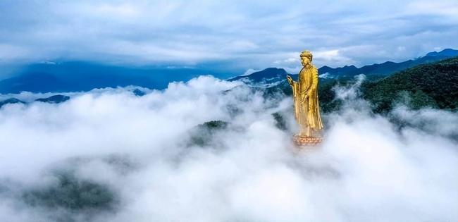 12亿人民币修建的世界最高佛,水喝不起拜不起 12亿人民币修建的世界最高佛,水喝不起拜不起