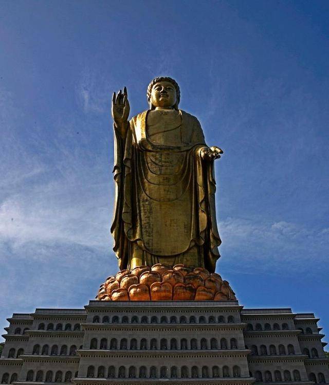 12亿人民币修建的世界最高佛,水喝不起拜不起 12亿人民币修建的世界最高佛,水喝不起拜不起