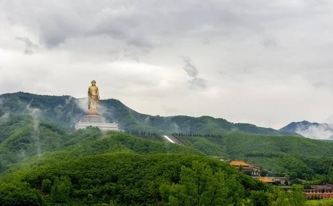 12亿人民币修建的世界最高佛,水喝不起拜不起 12亿人民币修建的世界最高佛,水喝不起拜不起