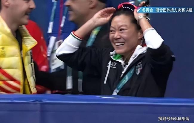 冬奥会:中国教练率东道主击败中国夺金 喜极而泣 冬奥会:中国教练率东道主击败中国夺金 喜极而泣