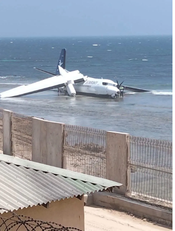 机长神救援 索马里客机迫降全机生还 机长神救援 索马里客机迫降全机生还