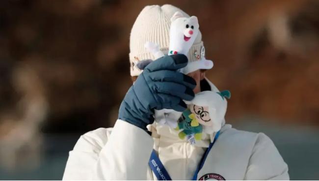 冬奥名将拿铜牌对全球直播:对不起 我出轨了… 冬奥名将拿铜牌对全球直播:对不起 我出轨了…