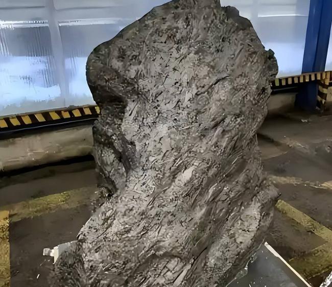 炸锅:重两吨,俄截获中国45亿年前珍贵国宝 炸锅:重两吨,俄截获中国45亿年前珍贵国宝