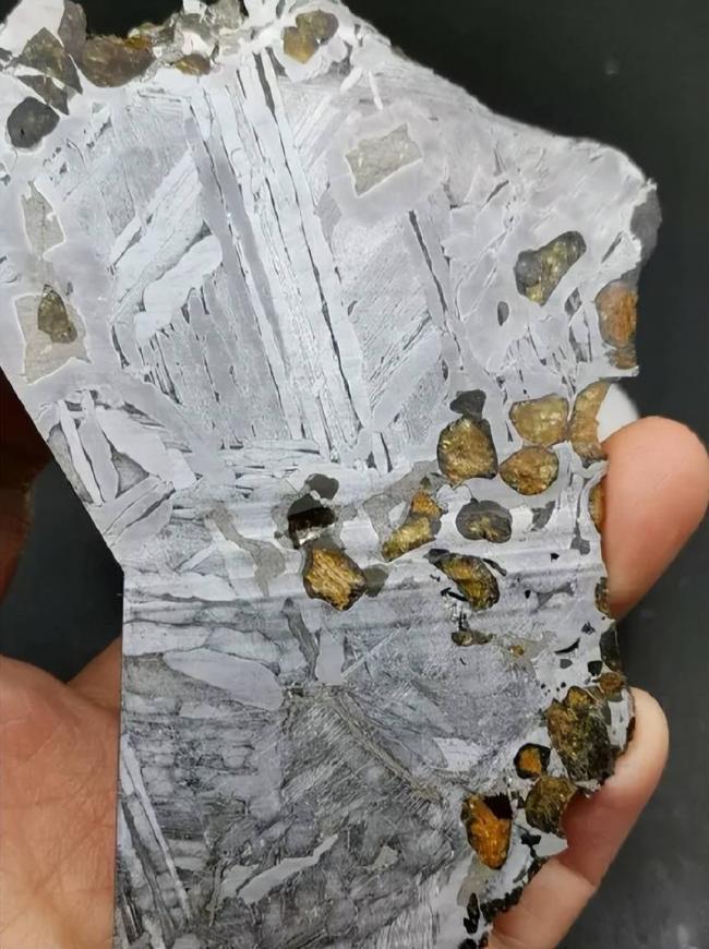 炸锅:重两吨,俄截获中国45亿年前珍贵国宝 炸锅:重两吨,俄截获中国45亿年前珍贵国宝