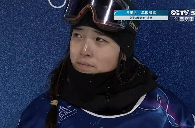两次重摔到绝杀夺金!17岁少女创冬奥历史 两次重摔到绝杀夺金!17岁少女创冬奥历史