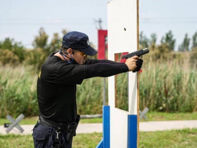 阿联酋国际特警赛 中国产枪械频卡弹引热议 阿联酋国际特警赛 中国产枪械频卡弹引热议