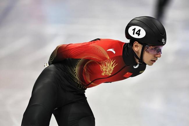 米兰冬奥:男子1500米决赛 两中国名将双双摔倒 米兰冬奥:男子1500米决赛 两中国名将双双摔倒