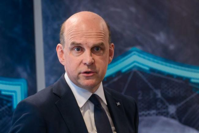 丢机密文件 带小26岁女助理住官邸…外交圈看傻 丢机密文件 带小26岁女助理住官邸…外交圈看傻