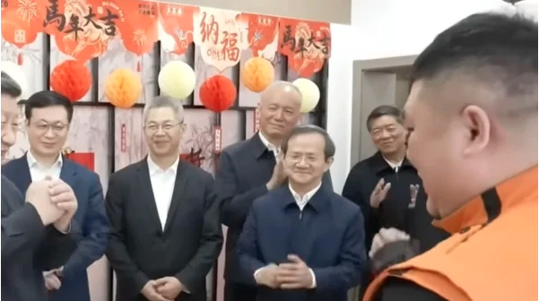 热评:神情暴露一切?王沪宁已悄然坐大 热评:神情暴露一切?王沪宁已悄然坐大