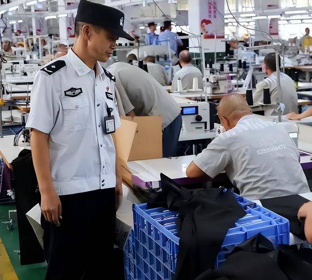 日踩8小时缝纫机,监狱工资多少?数字令人震惊 日踩8小时缝纫机,监狱工资多少?数字令人震惊