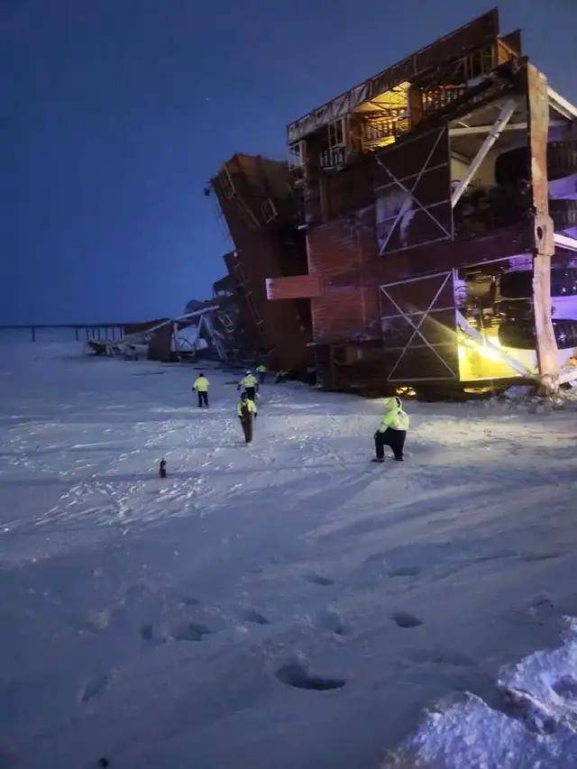 美国的4309吨“钢铁野兽”,突然倒塌 美国的4309吨“钢铁野兽”,突然倒塌