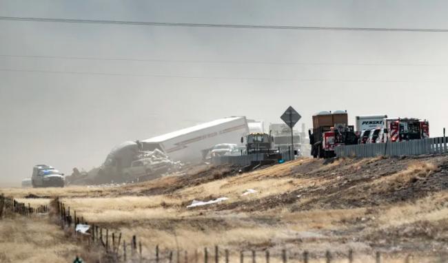 美国爆重大连环车祸 30多车相撞 至少5死29伤 美国爆重大连环车祸 30多车相撞 至少5死29伤
