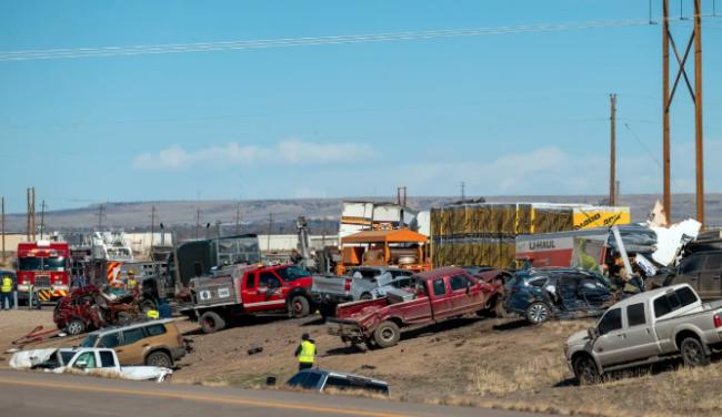 美国爆重大连环车祸 30多车相撞 至少5死29伤 美国爆重大连环车祸 30多车相撞 至少5死29伤